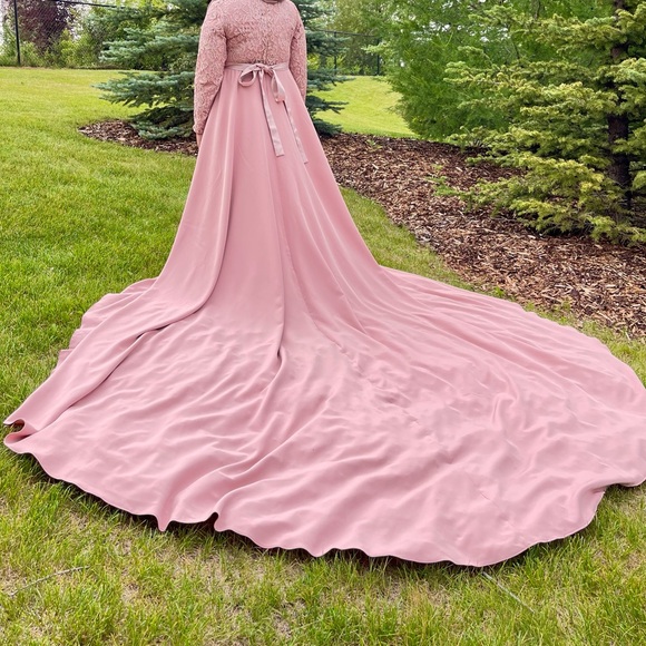 Maternity Photoshoot Dress - Picture 1 of 3